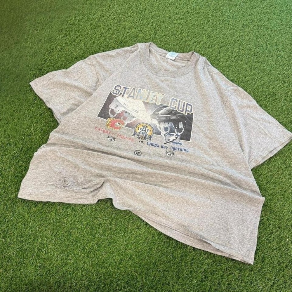 2004 Stanley Cup grey t-shirt Size XXL